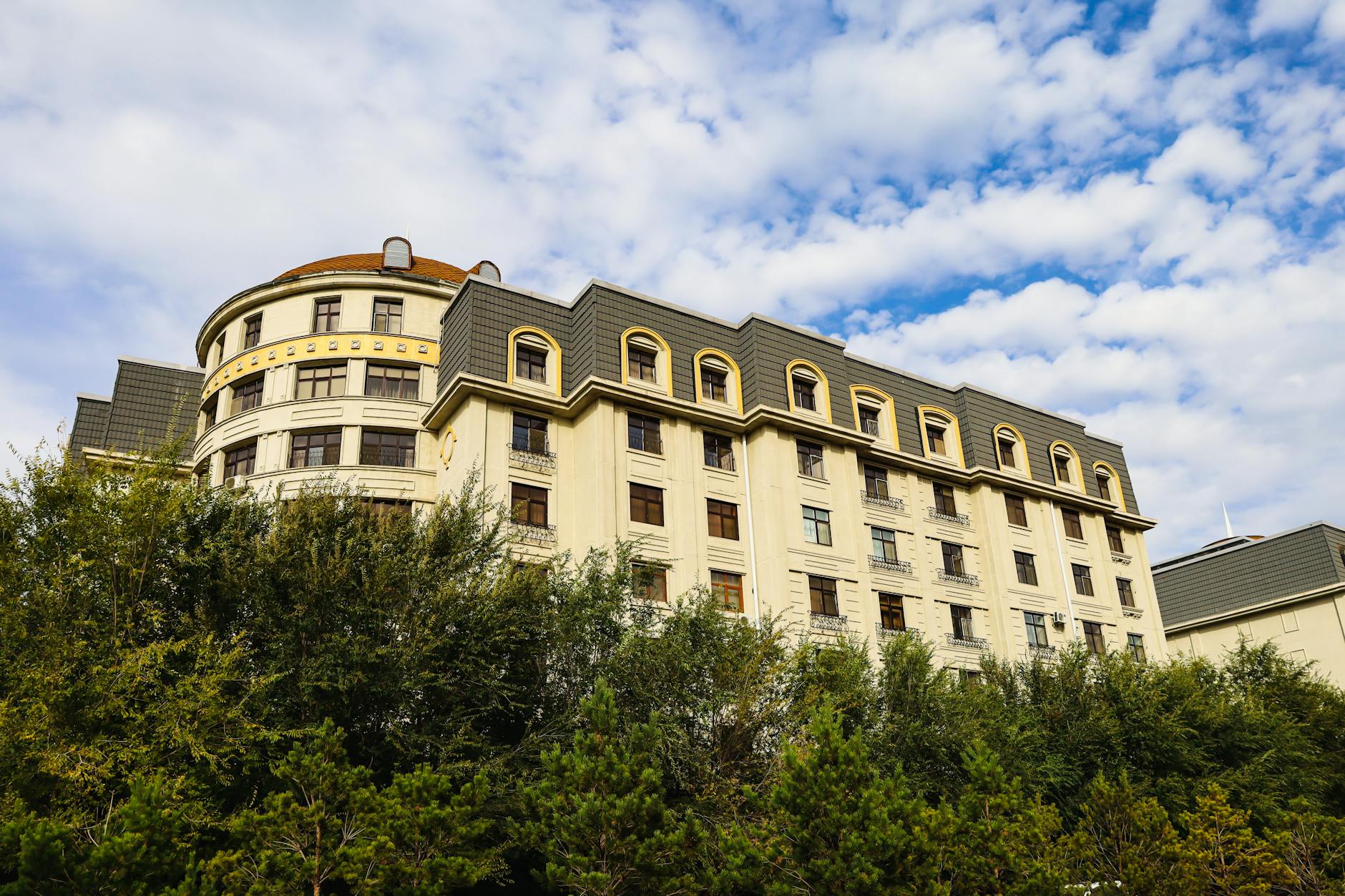 Asbestos Exposure at Providence Hospital — Southfield, Michigan: A Guide for Workers and Tradesmen